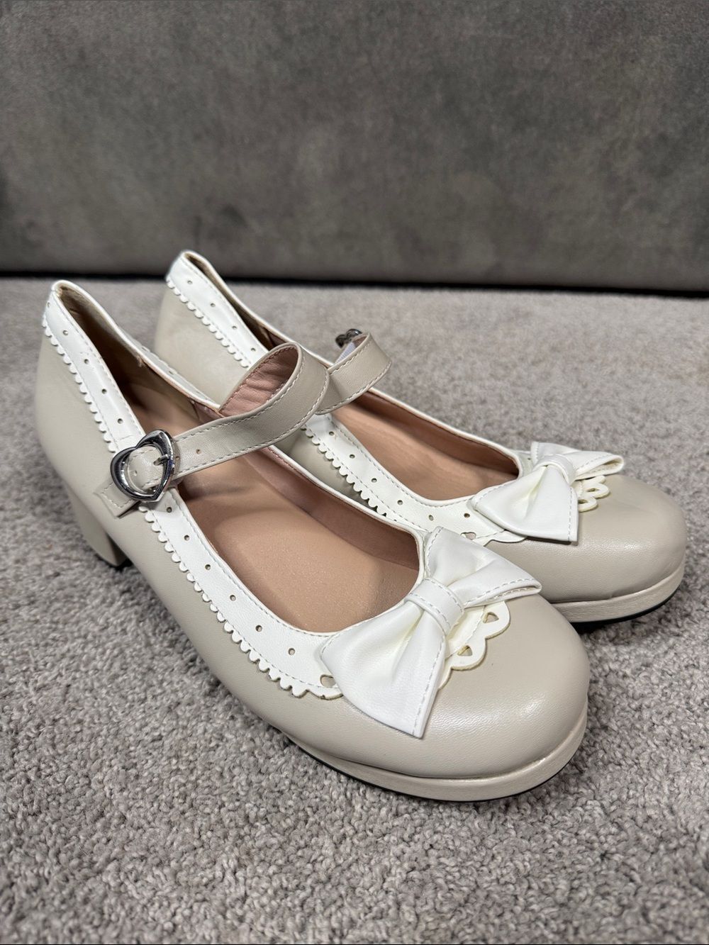 Women’s Chunky Heel Mary Jane Pumps Cute Bow Hearts Round Toe Size 9.5 NEW *READ - Picture 1 of 15